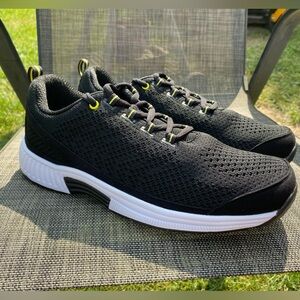 Orthofeet Coral Black Womens Sneaker Size 12 Narrow (A) New In Box